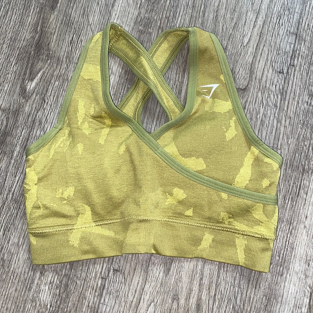💛💚GYMSHARK Adapt Camo Seamless Sports Bra- Medium support- Griffin Green